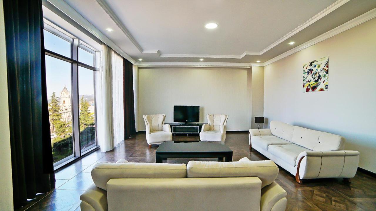 Plaza 3* Батуми